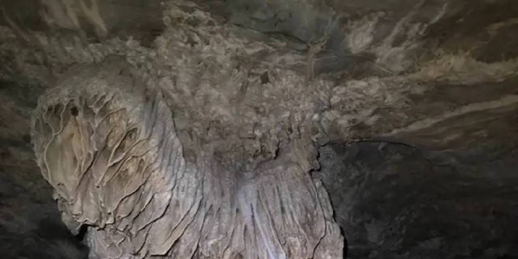 Maceraperestler buraya akın ediyor! 110 metre uzunluğunda: Sarkıtlar, dikitler, travertenler görsel şölen sunuyor 4